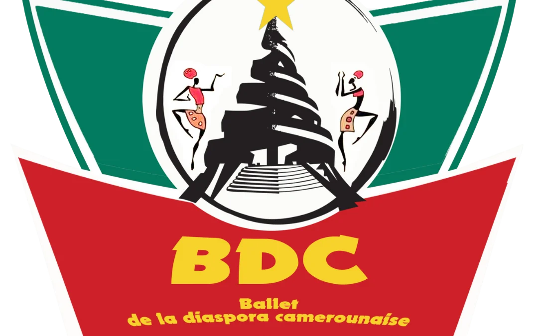Danseuse en costume de scene camerounais